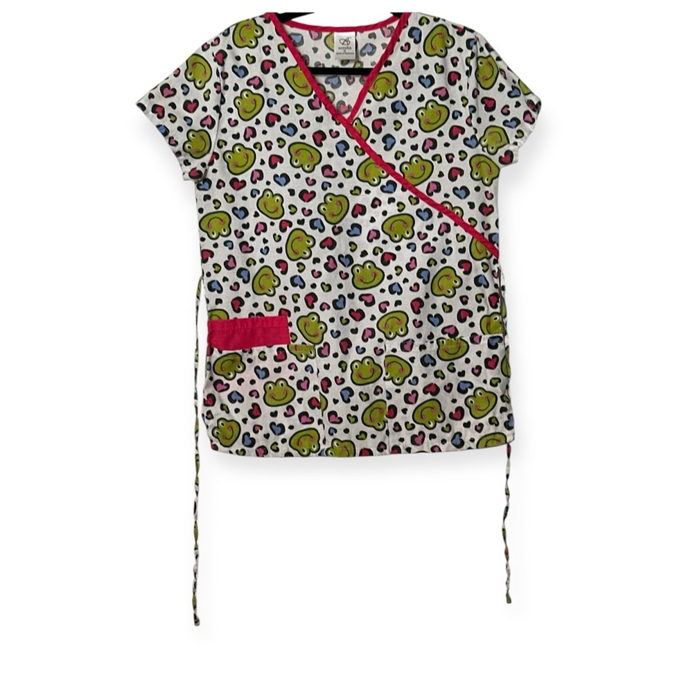 B SCRUBS - Frog and Heart Print Scrub Top with Pink Trim